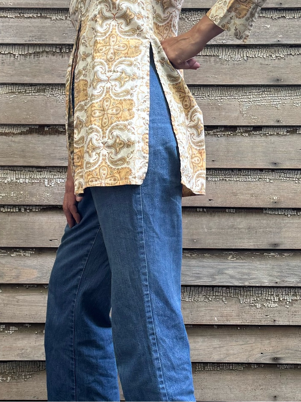 VTG Frenchi Paisley Tunic Shirt in Cream, Tan and Light Blue - Picture 5 of 16
